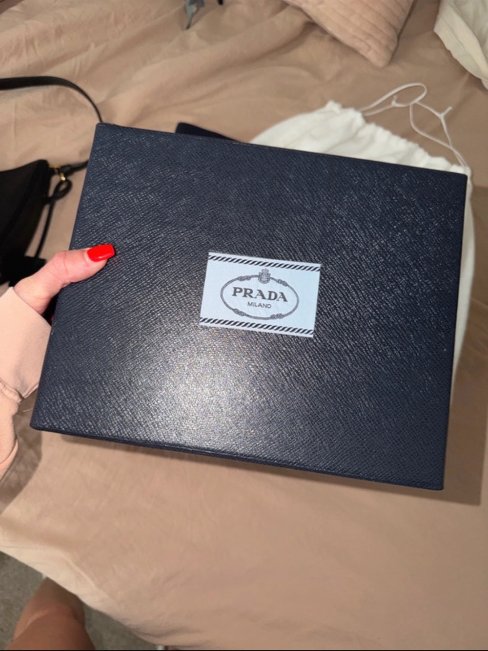 Prada Re-Edition 2005 Black Saffiano Leather Shoulder Bag - Picture 7 of 10